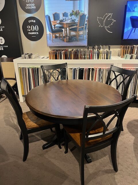 Canadel round dining set